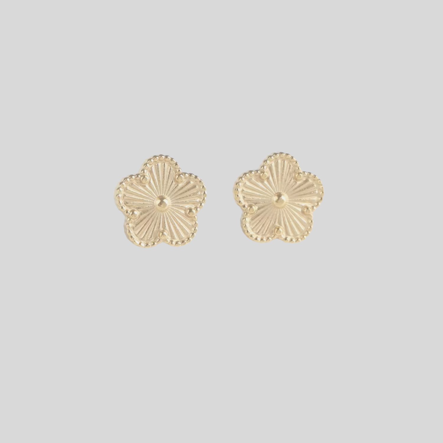 Boucles d'oreilles Fleur d'or